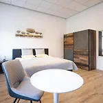 Epicenter - & Terrace Guest house