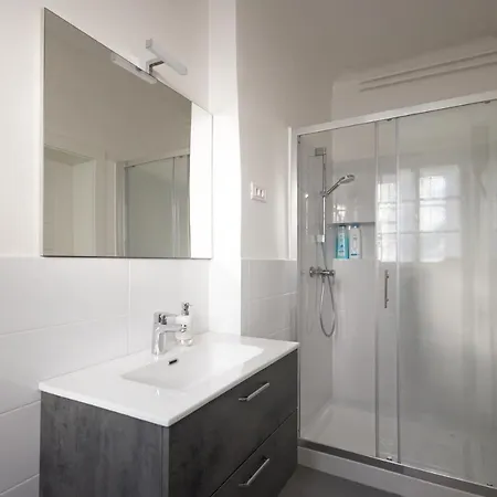 Epicenter - & Terrace Guest house